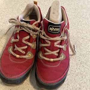 ahnu hiking shoes